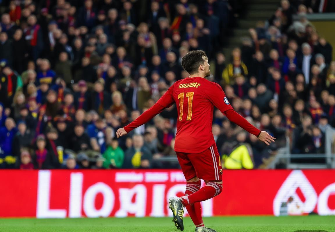 32岁前锋欧冠连破巴萨皇马！从中超水货到欧洲赛场的完美逆袭